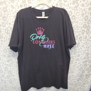 Human Rights Campaign Drag Conquers Hate Women's Graphic Tee 2XL